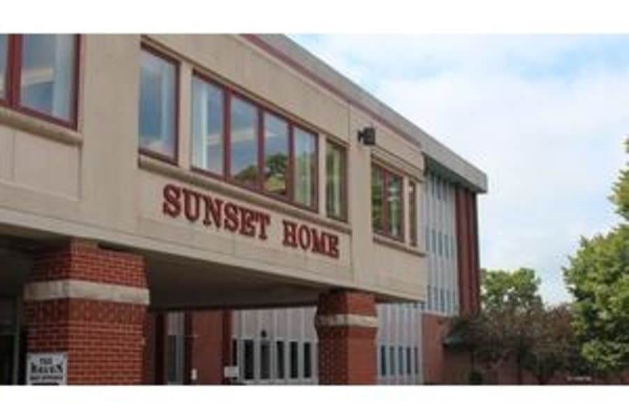 Sunset Home in Quincy, IL - Main View