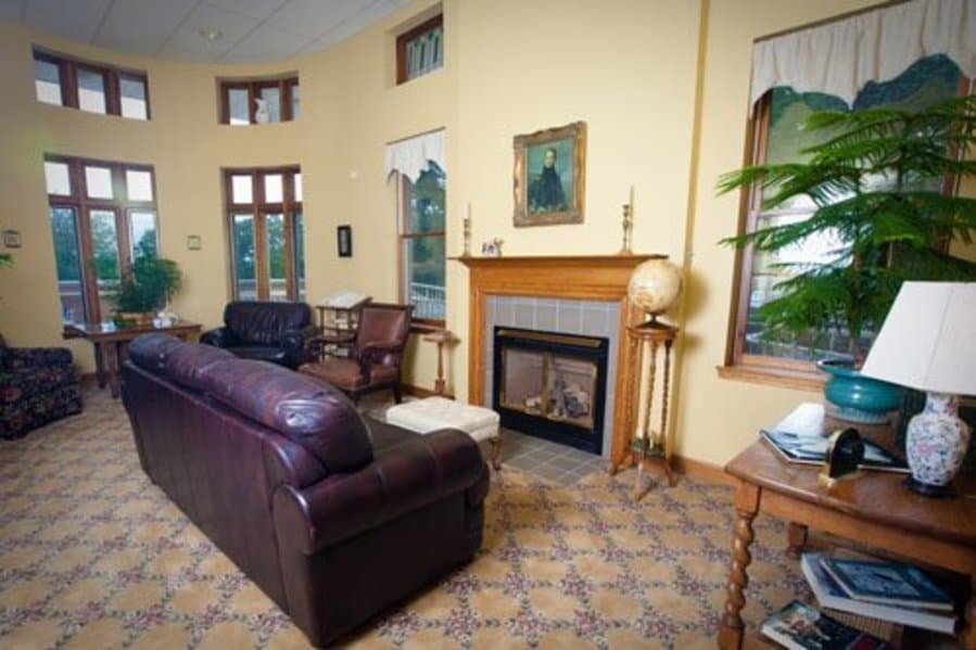 THE ATRIUM AT OAK CREST RESIDENCE in Elgin, IL - Main View