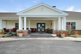 The Orchards (The Peachtree Inn) in Chester, WV - Main View