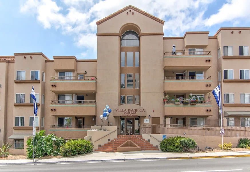 Villa Pacifica Apartments in San Diego, CA - Main View