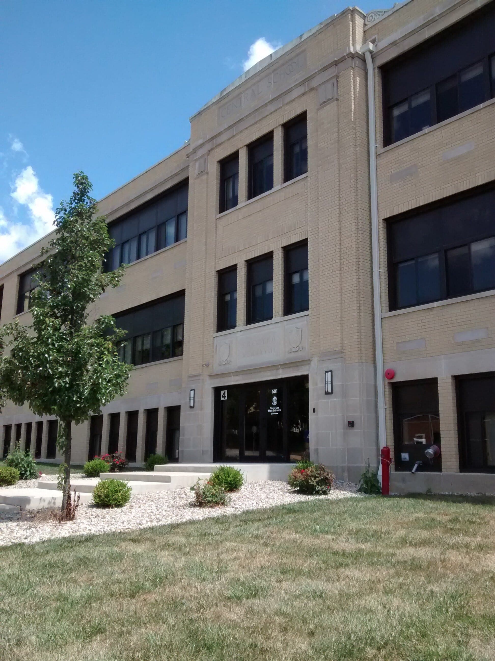 Central Living Sr. Apts in Huntington, IN - Main View