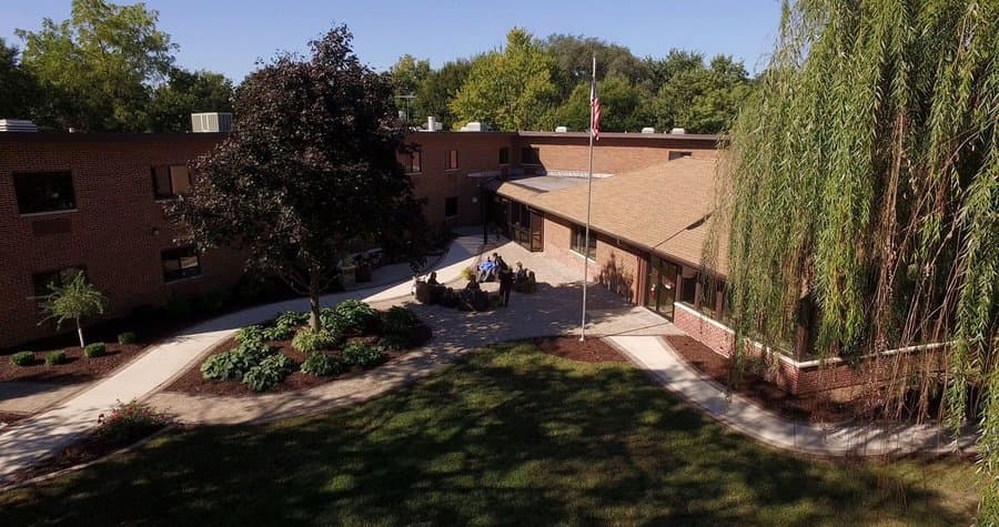 Willow Crest Nursing Pavilion in Sandwich, IL - Main View