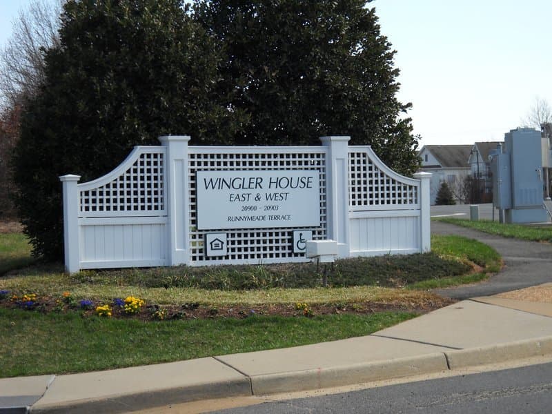 Wingler House Apartments in Ashburn, VA - Main View