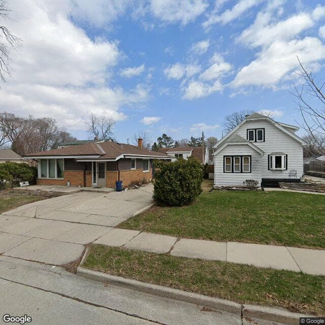 98th Street Schlinger in West Allis, WI - Main View