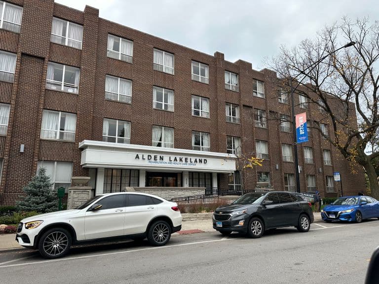 Alden Lincoln Rehab & Health Care Center in Chicago, IL - Main View