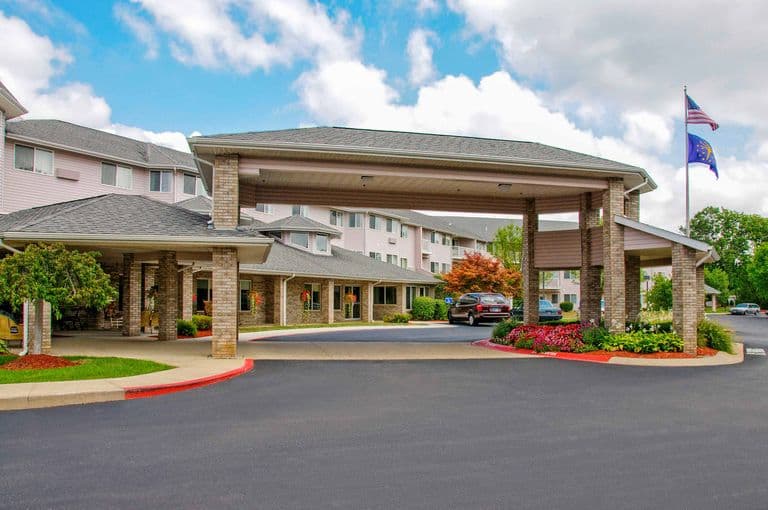 Arbor Glen Independent & Assisted Living Community in Fort Wayne, IN - Main View