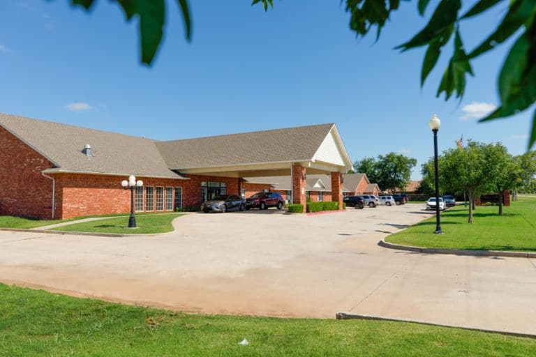 Arbor House Of Mustang - Senior living in Mustang, Oklahoma