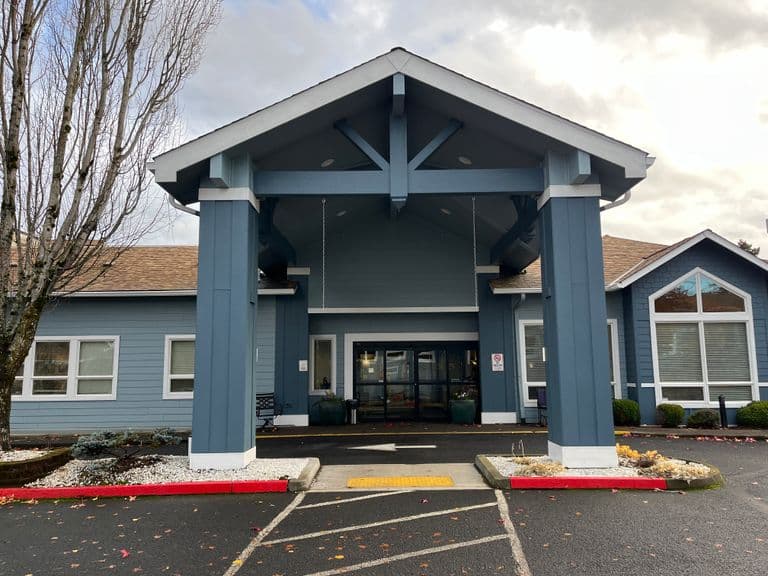 Atrium At Mc Loughlin Place in Oregon City, OR - Main View