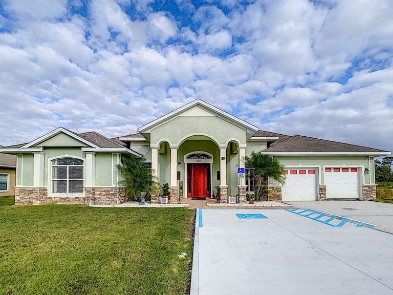 Aum Haven - ALF in Kissimmee, FL - Main View