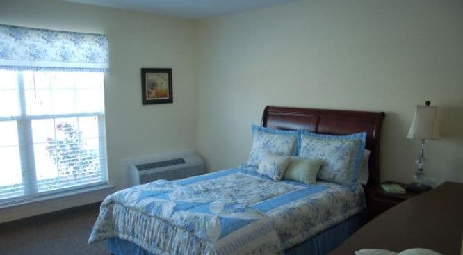 Bee Hive Homes Of Niceville in Niceville, FL - Main View