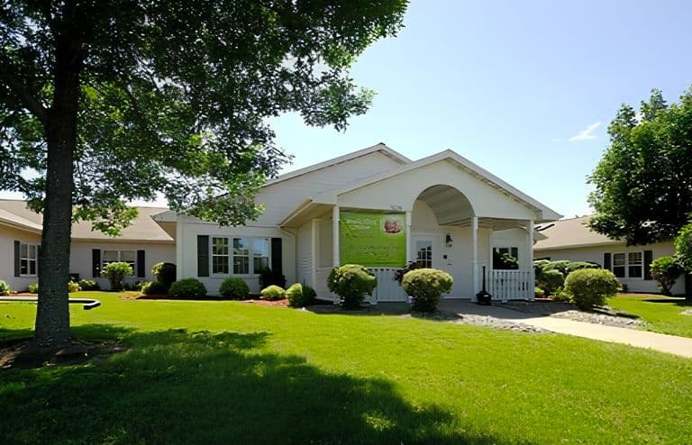 Blue Jay Springs Senior Living in Green Bay, WI