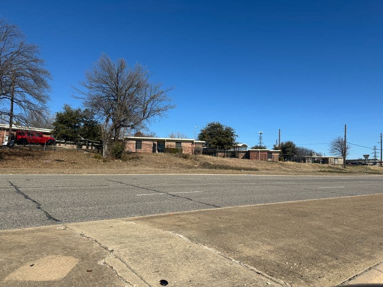 Brentwood Place One in Dallas, TX - Main View
