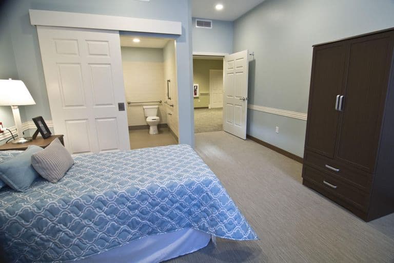 Canterbury On The Lake - Senior living in Waterford, MI