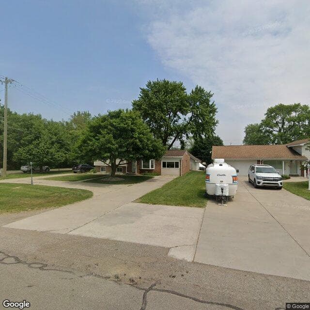 Cass Lake Home in Waterford, MI