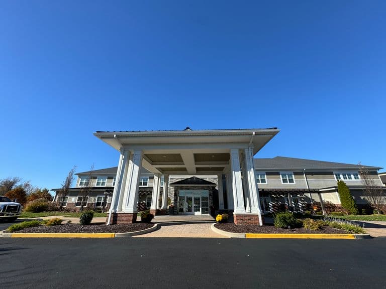 Cedarhurst Of Des Peres - Senior living in Des Peres, Missouri