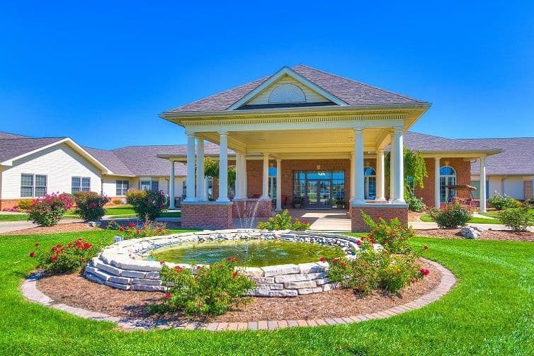 Cedarhurst Of Granite City in Granite City, IL - Main View