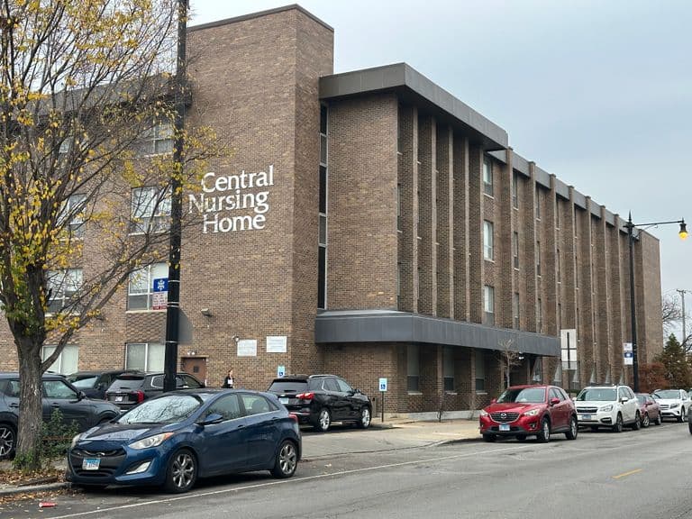 Central Nursing Home in Chicago, IL - Main View