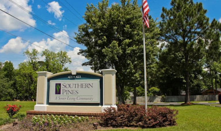 Charter Senior Living at Southern Pines in Thomasville, GA - Main View