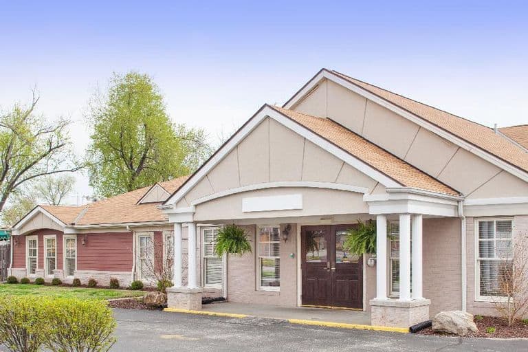 Chautauqua Health and Rehabilitation in Owensboro, KY - Main View