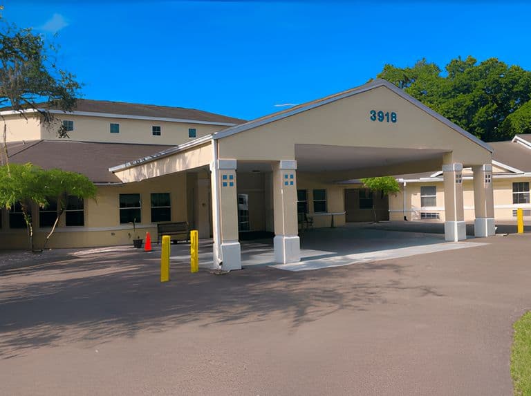 Cloudberry Lodge in Brandon, FL - Main View