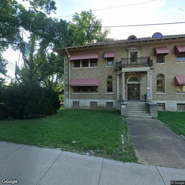 Colonial House Of Crystal City - Senior living in Crystal City, Missouri