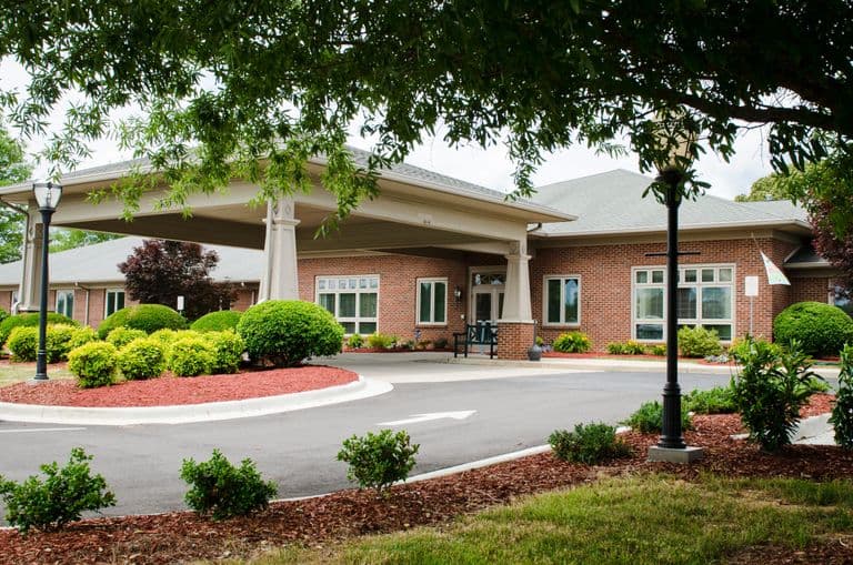 Commonwealth Senior Living At South Boston in South Boston, VA - Main View