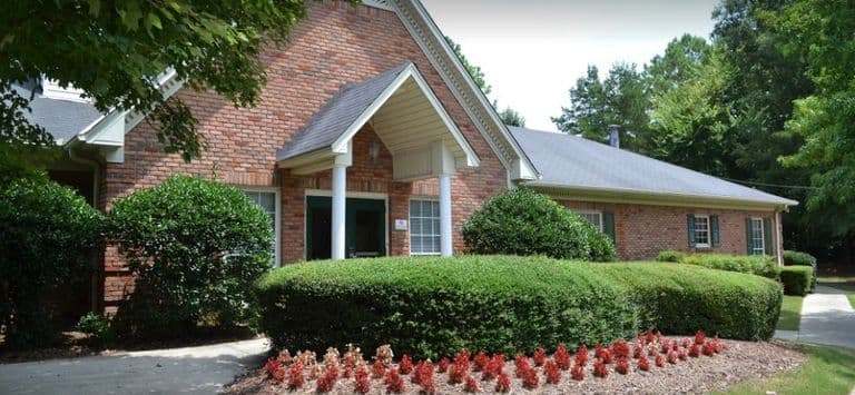 Country Cottage Magnolia Cottage in Birmingham, AL - Main View
