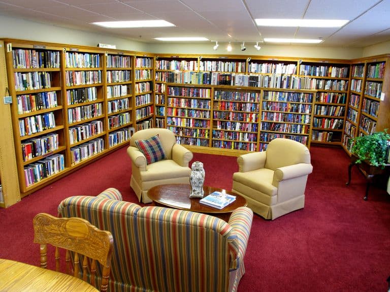 Crown Center At Laurel Lake in Hudson, OH