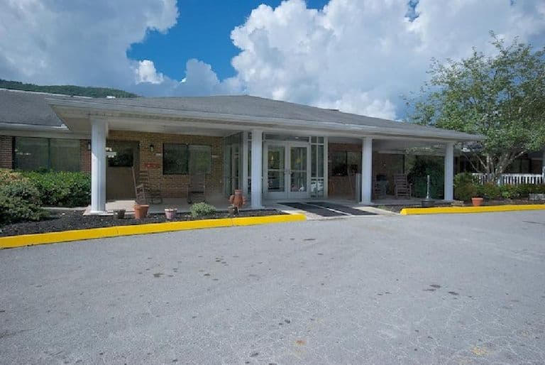 Cumberland Village in La Follette, TN - Main View