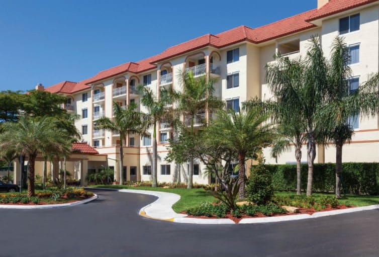 Coastal Pointe Senior Living in Deerfield Beach, FL - Main View