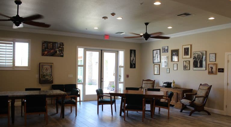 Emerald Glen Memory Care Plus - Senior living in Mesa, AZ