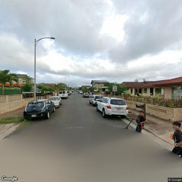 Esta's in Waipahu, HI - Main View