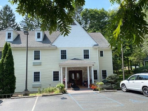 Colonial Manor Hackettstown in Hackettstown, NJ - Main View