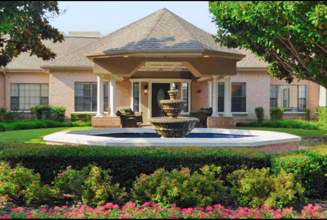 Colonial Oaks at Arlington in Arlington, TX