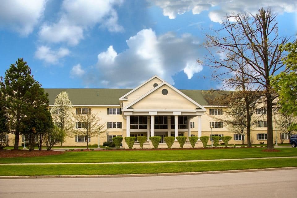 Colonial Villa in Midland, MI
