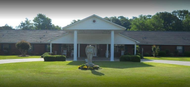 Greenbrier Of Fairmont in Fairmont, NC - Main View