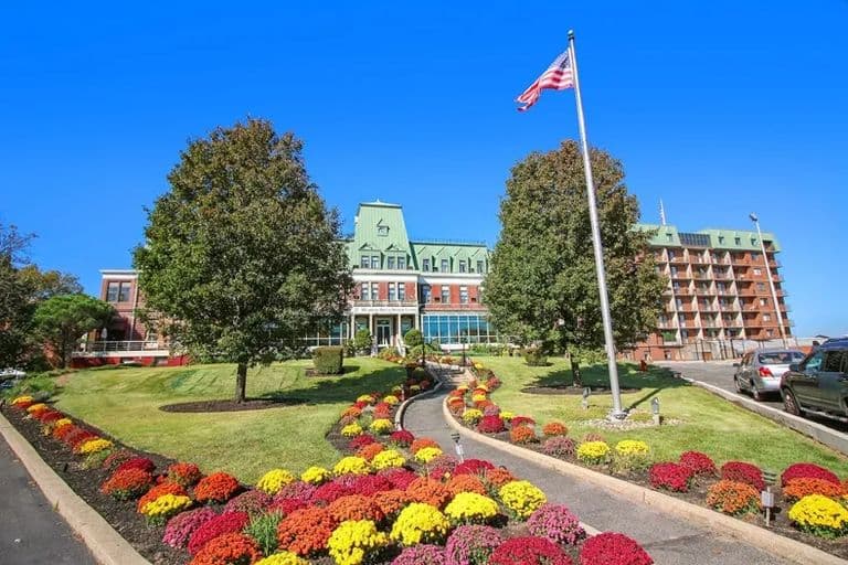 Harbour View Senior Living Community in North Bergen, NJ - Main View