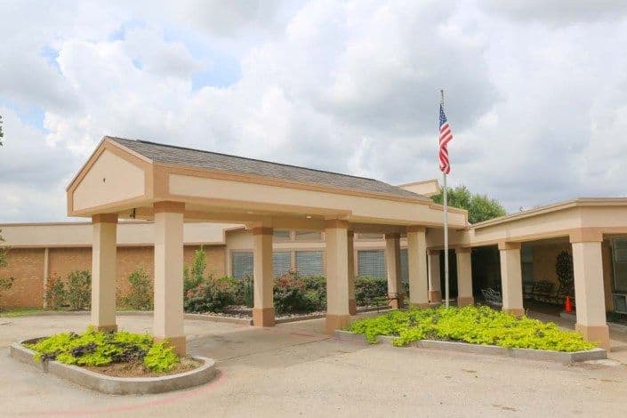 Heritage Gardens Rehabilitation & Healthcare in Carrollton, TX - Main View