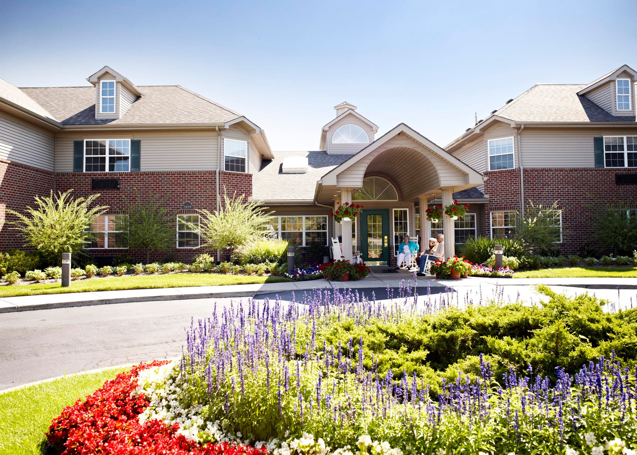 Comfort Cove Senior Living in West Bloomfield, MI - Main View