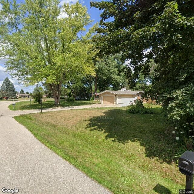 Hil Crescent in Pewaukee, WI - Main View
