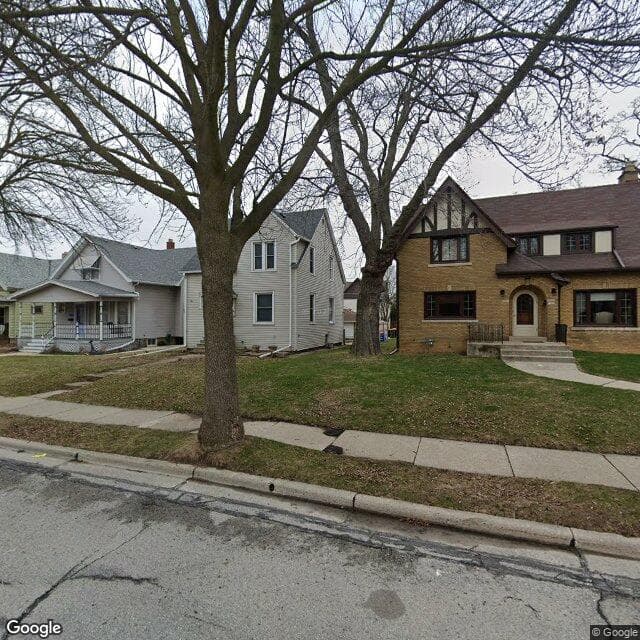Hillcrest Homes 75Th in West Allis, WI - Main View