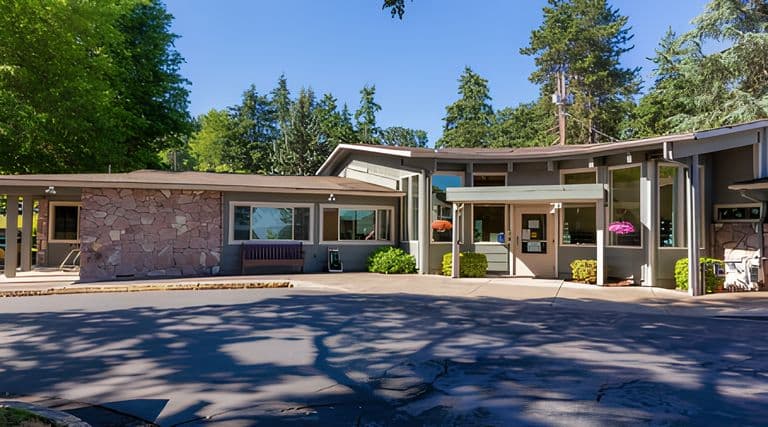 Hillside Heights Rehabilitation Center in Eugene, OR - Main View