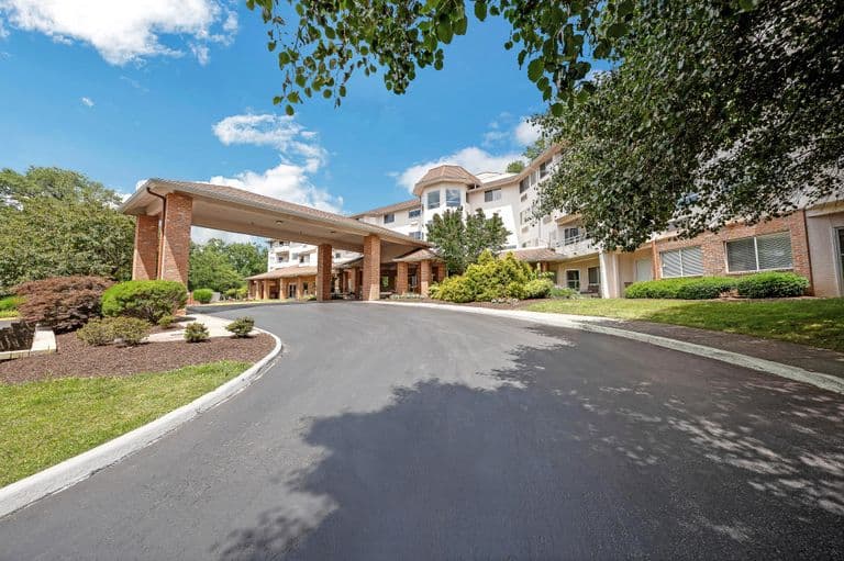 Holiday Elm Park Estates in Roanoke, VA - Main View