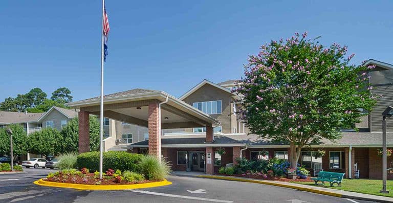 Holiday Forest Pines - Senior living in Columbia, South Carolina