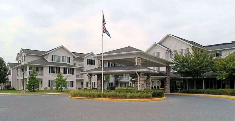 Holiday Manor at Oakridge in Harrisburg, PA - Main View