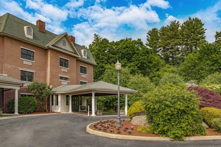 Holiday The Manor at Woodside in Poughkeepsie, NY