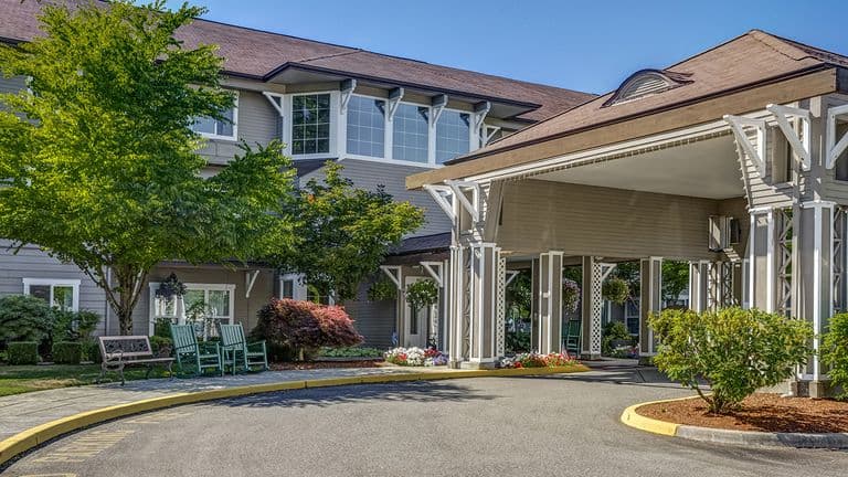 Holiday Willow Gardens in Puyallup, WA - Main View