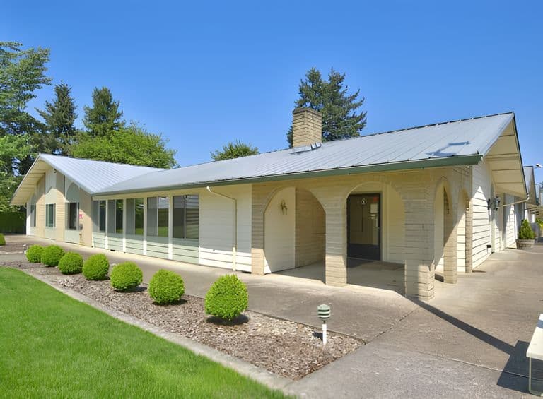 Jefferson Lodge Memory Care Community in Dallas, OR - Main View