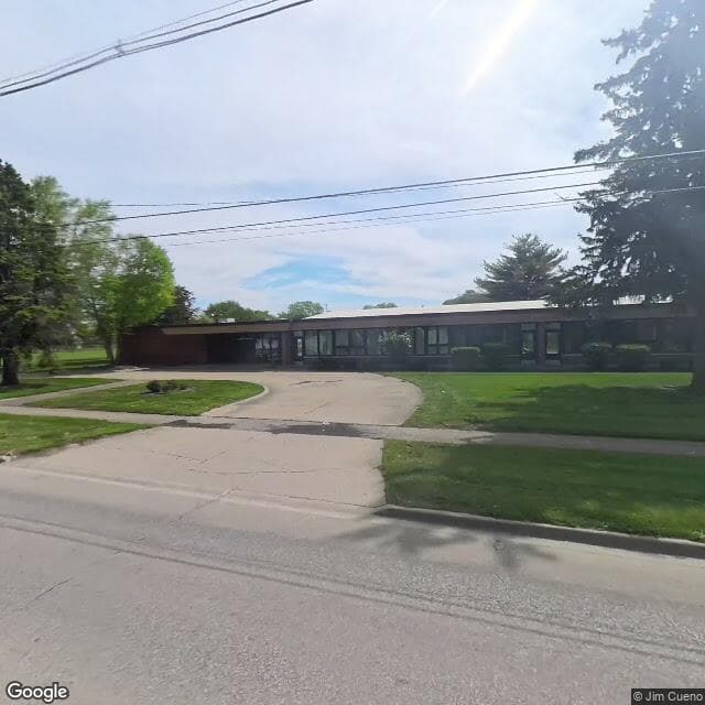 Keokuk Village Drive in Galesburg, IA - Main View