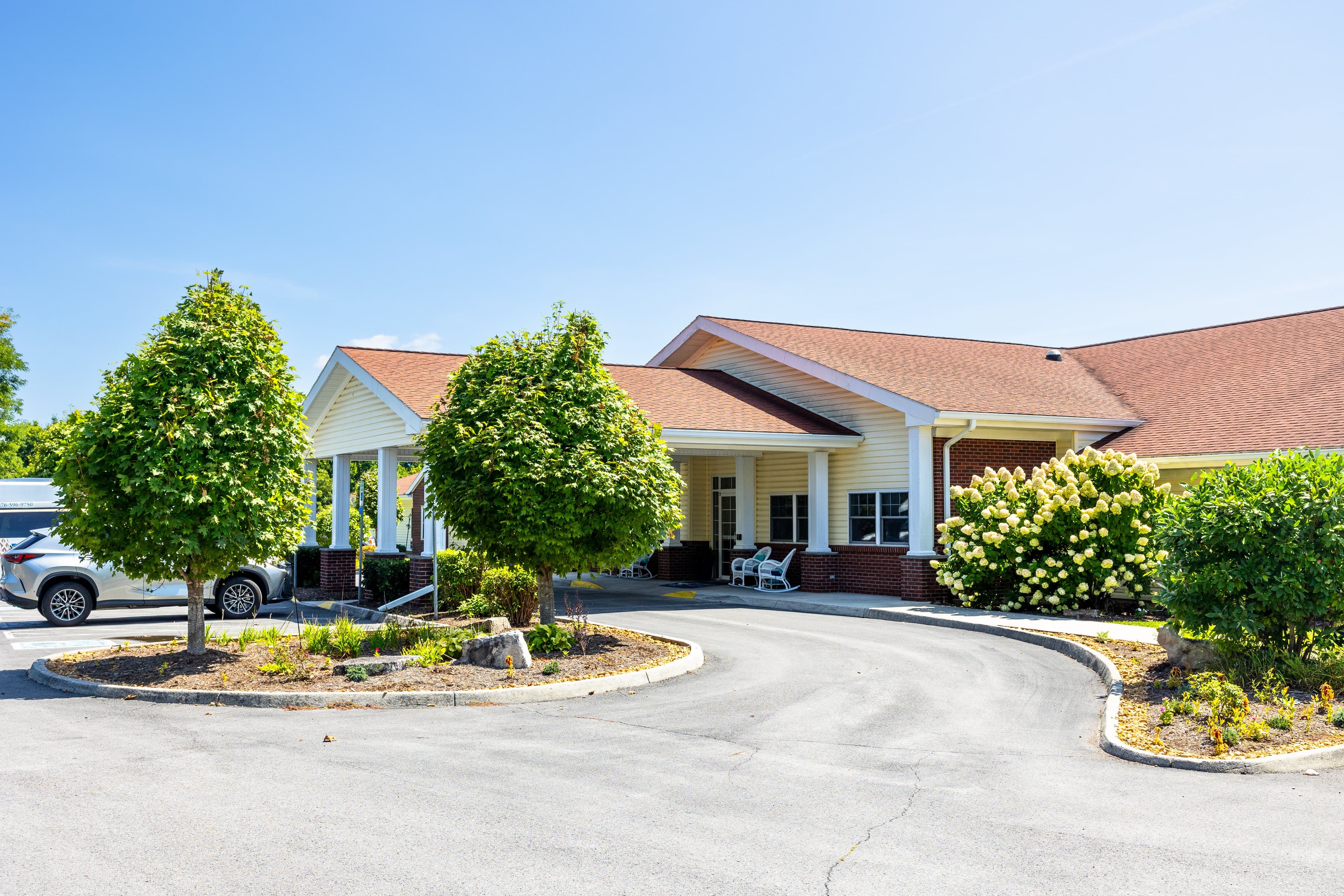 Commonwealth Senior Living at Cedar Bluff in Cedar Bluff, VA - Main View